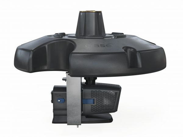 PondJet Eco Premium Schwimmfontäne im Garten-Teich mit bis zu 3,75 m Wasserhöhe.